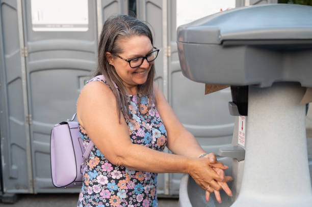 Best Porta potty delivery and setup  in Redwater, TX